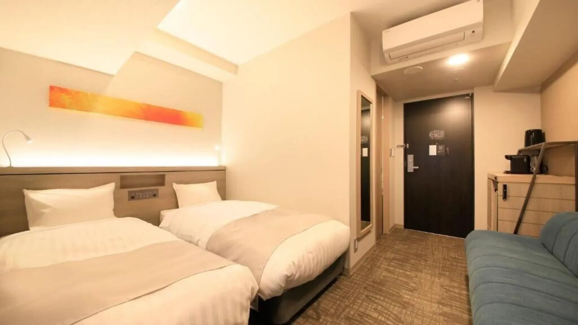 S-Peria Inn Osaka Hommachi Hotel