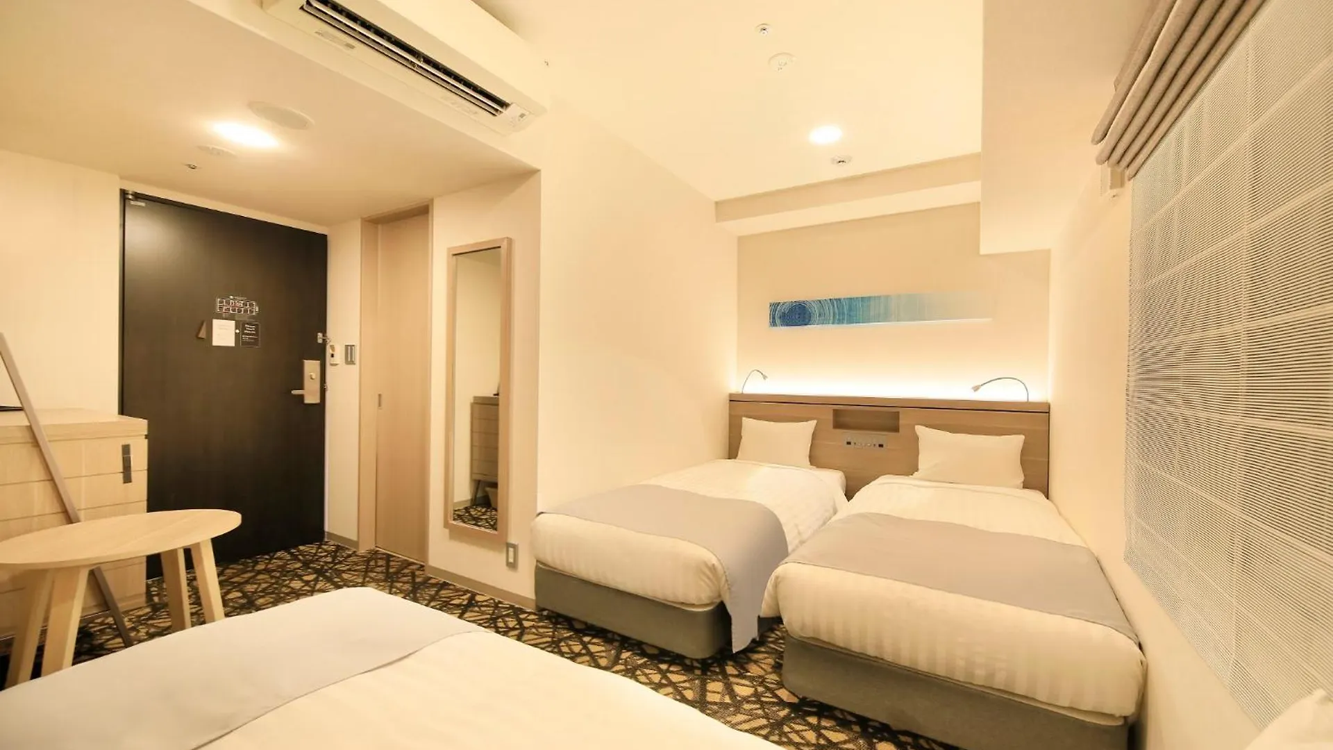 S-Peria Inn Osaka Hommachi 4*,