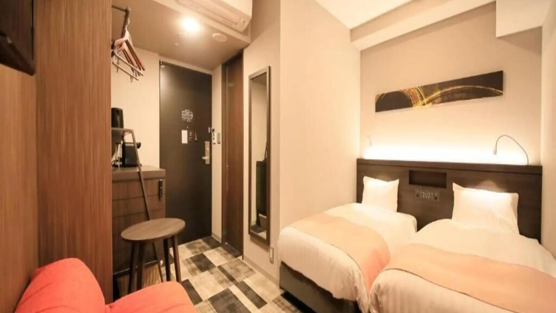 S-Peria Inn Osaka Hommachi 4*,