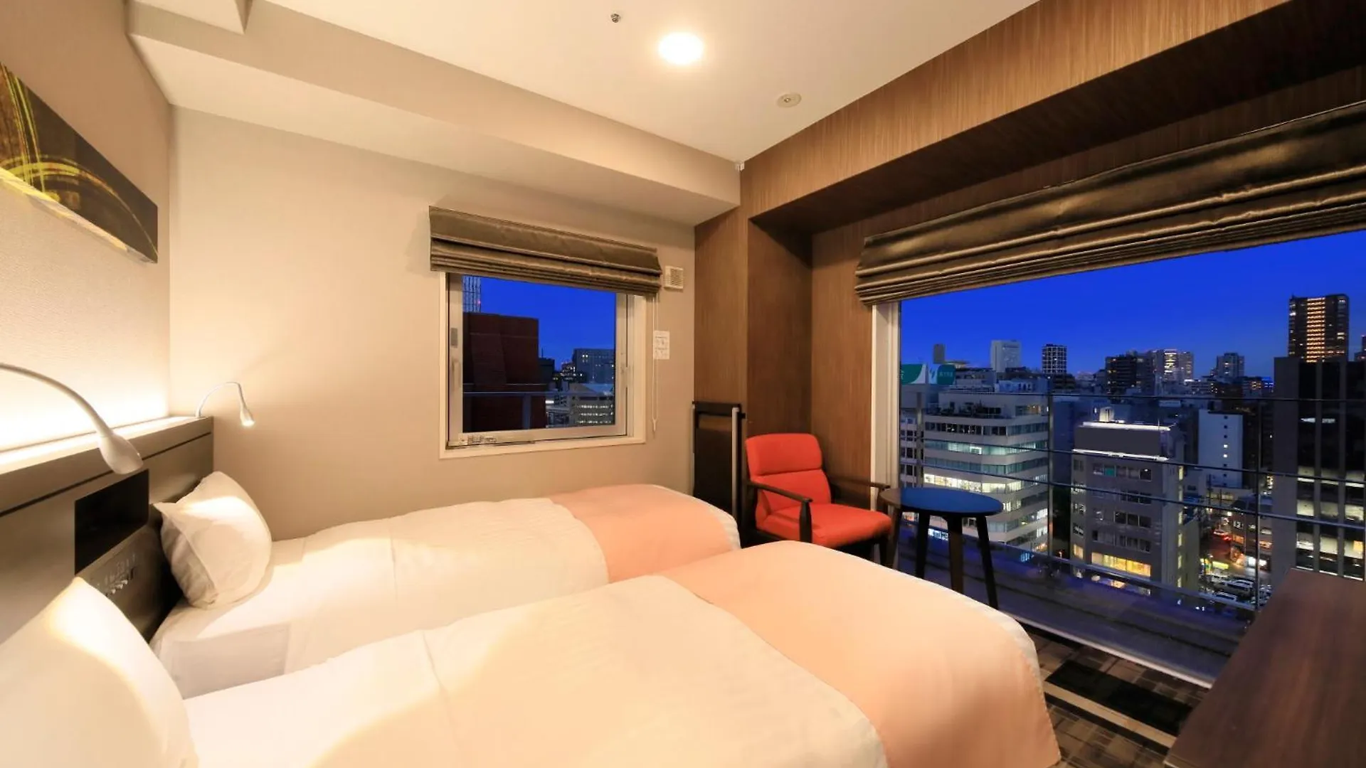 S-Peria Inn Osaka Hommachi 4*,